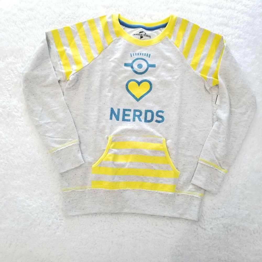 Universal Studios minions pullover shirt sz Small